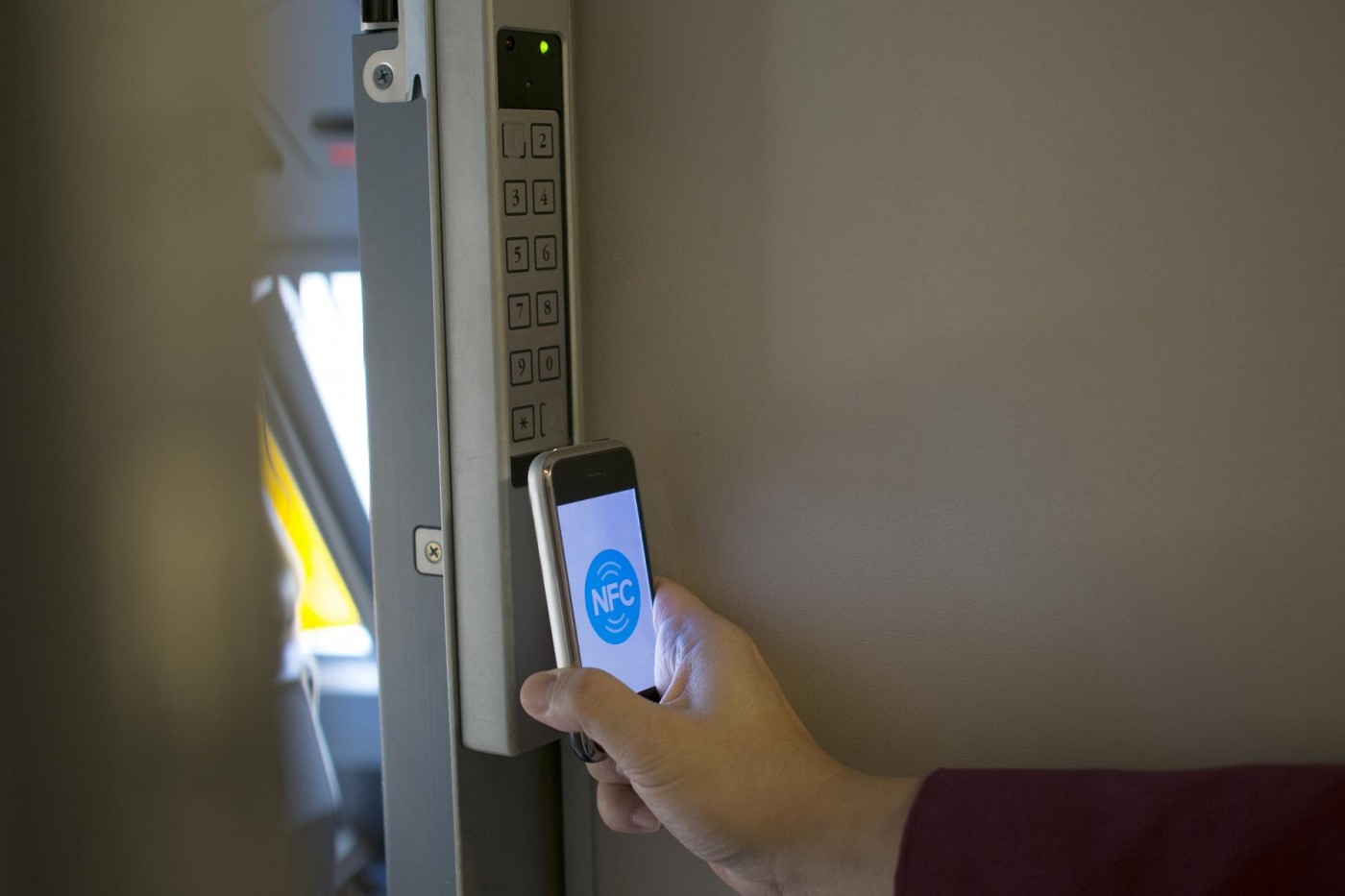 【 iPhone未來將取代門匙? 】 2 NFC HOTEL